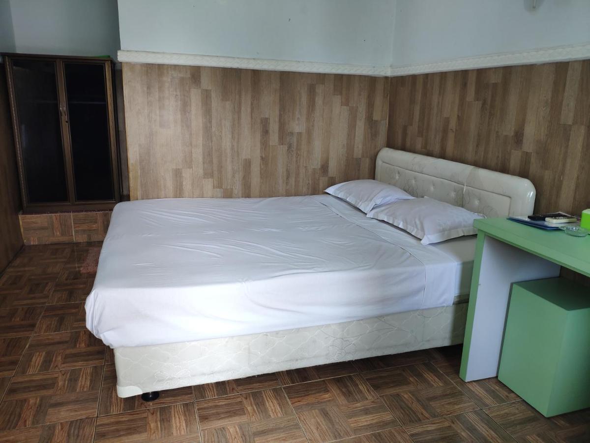 Hotel Boegenviel Syariah Lamongan Экстерьер фото