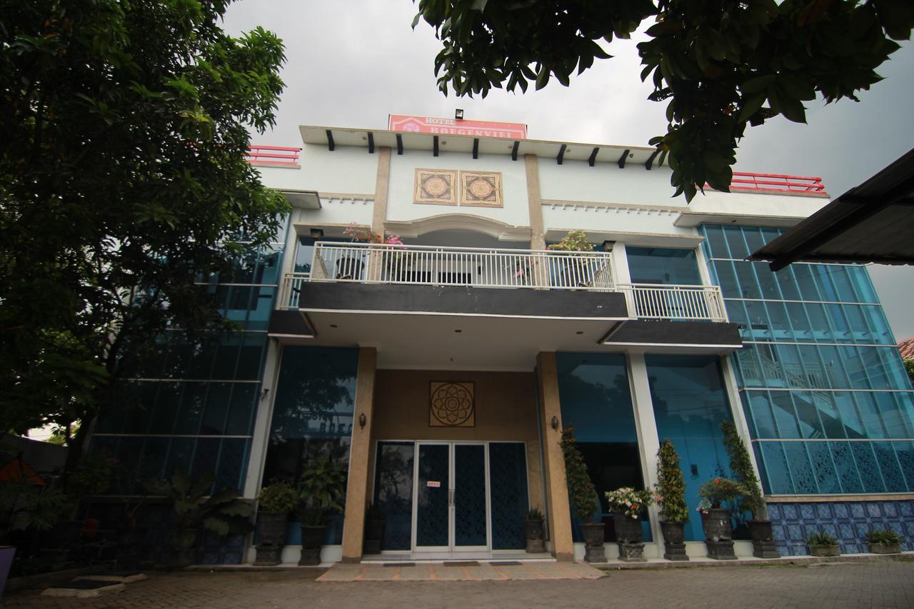 Hotel Boegenviel Syariah Lamongan Экстерьер фото