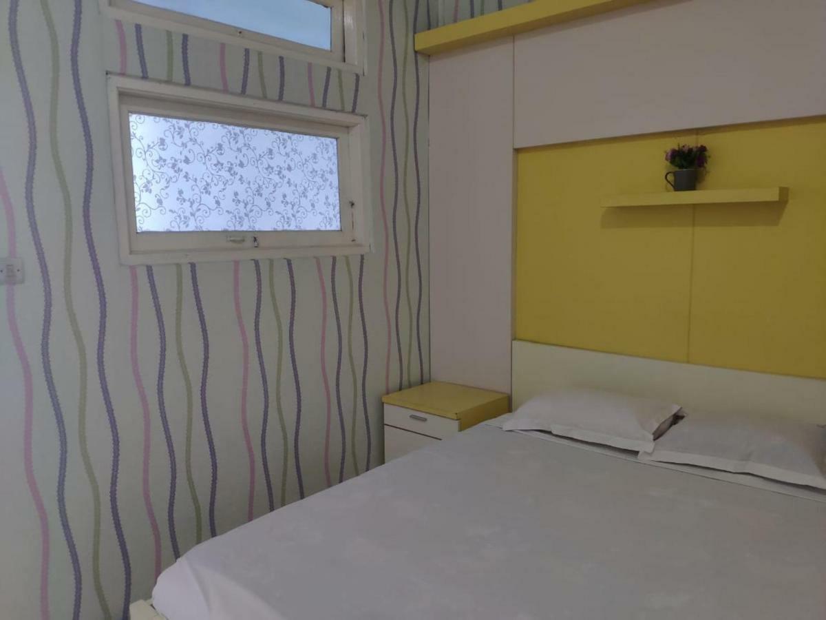 Hotel Boegenviel Syariah Lamongan Экстерьер фото